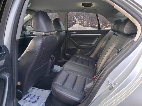 Used 2010 Volkswagen Jetta Limited Edition image 12