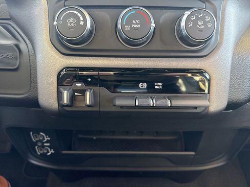 Used 2024 RAM 3500 Big Horn image 16