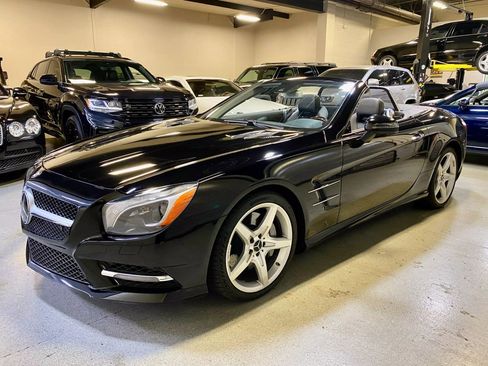 Used 2013 Mercedes-Benz SL 550 w/ Premium Pkg image 3