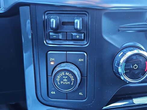 Used 2022 Ford F150 Lariat w/ Equipment Group 502A High image 20