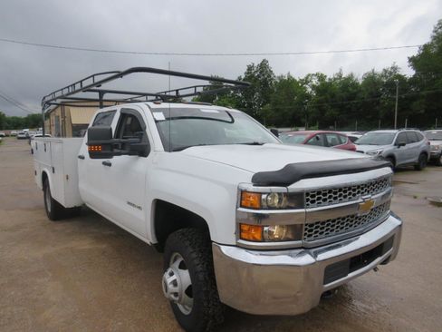 Used 2019 Chevrolet Silverado 3500 W/T w/ WT Convenience Package AWD/4WD image 3