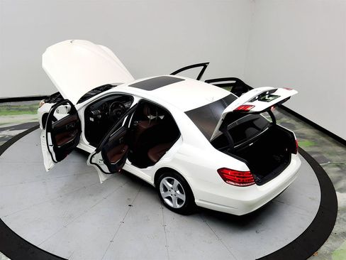 Used 2014 Mercedes-Benz E 350 Sedan image 40