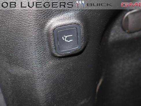 Used 2022 Jeep Cherokee Trailhawk w/ Sun, Sound & Nav Group image 24