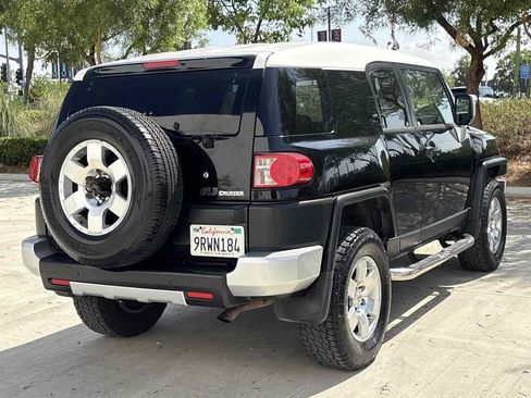 Used 2010 Toyota FJ Cruiser 4WD image 3