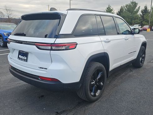 Used 2023 Jeep Grand Cherokee Limited w/ Black Appearance Package AWD/4WD image 2