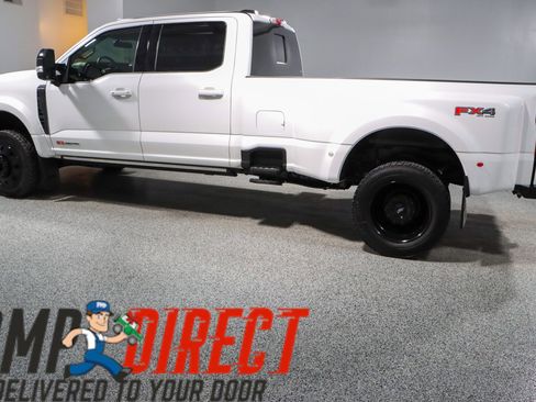 Used 2025 Ford F450 Platinum w/ FX4 Off-Road Package image 10