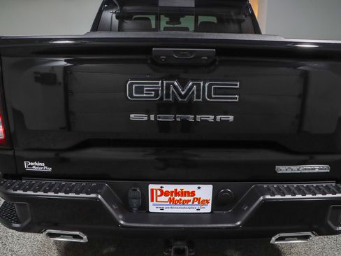 Used 2023 GMC Sierra 1500 Elevation w/ Preferred Package image 9
