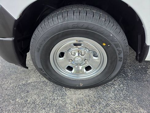 Used 2018 RAM 1500 Express RWD image 4