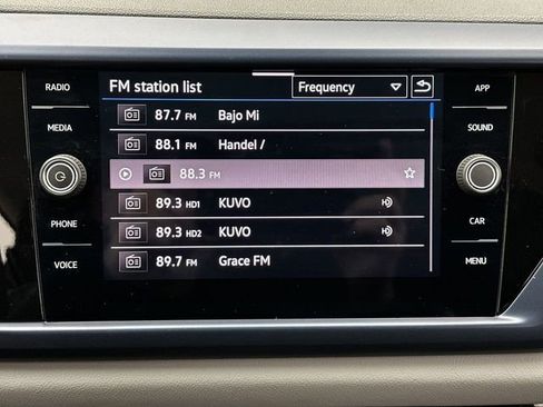 Used 2023 Volkswagen Taos SE w/ Panoramic Sunroof Package image 17