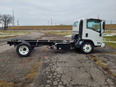 New 2025 Chevrolet Low Cab Forward image 6