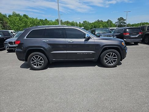 Used 2019 Jeep Grand Cherokee Limited w/ Trailer Tow Group IV image 8