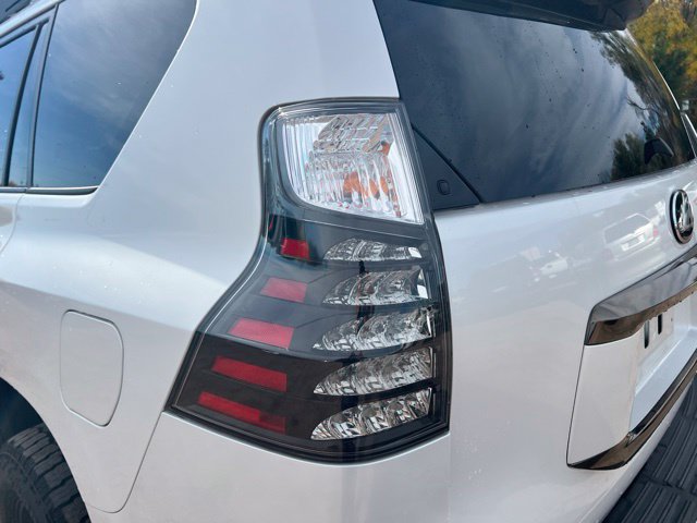 Used 2023 Lexus GX 460 w/ Black Line Special Edition AWD/4WD image 10