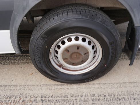 Used 2012 Mercedes-Benz Sprinter 2500 image 11