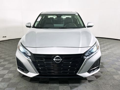 Used 2024 Nissan Altima 2.5 SL AWD/4WD image 8