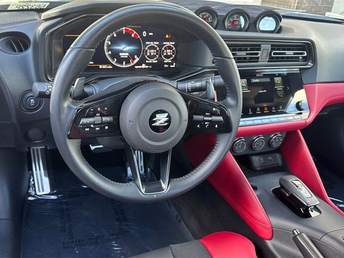 Certified 2025 Nissan Z Performance w/ Floor Mat Package image 14