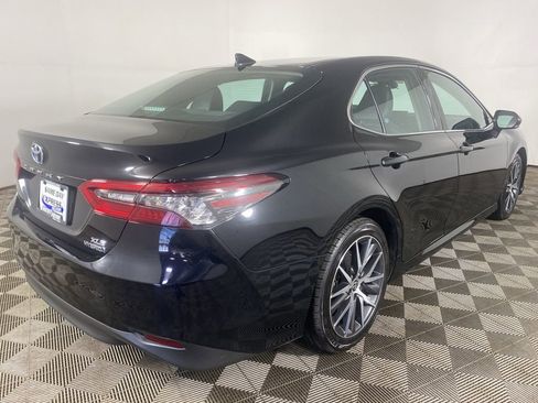 Used 2022 Toyota Camry XLE w/ Navigation Upgrade Package image 24
