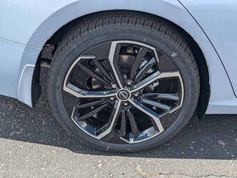 New 2025 Nissan Altima 2.5 SR image 10