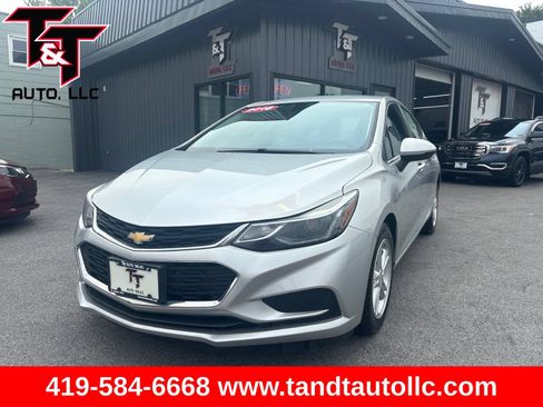 Used 2016 Chevrolet Cruze LT w/ Convenience Package FWD image 1