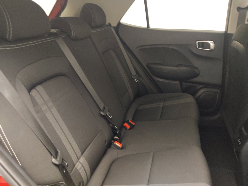 Used 2025 Hyundai Venue SEL FWD image 19