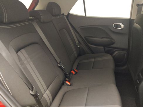 Used 2025 Hyundai Venue SEL FWD image 19