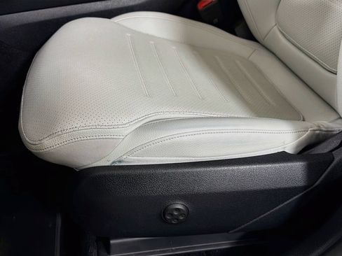 Used 2023 Mercedes-Benz GLC 300 4MATIC image 23