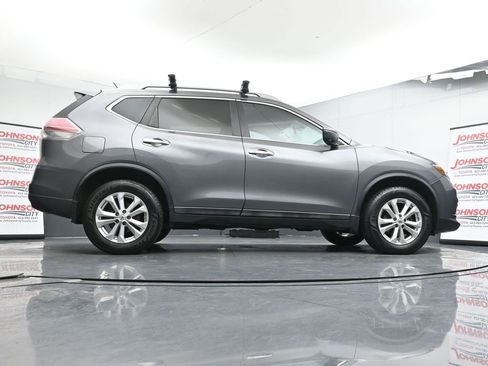 Used 2015 Nissan Rogue SV w/ SV Premium Package image 39