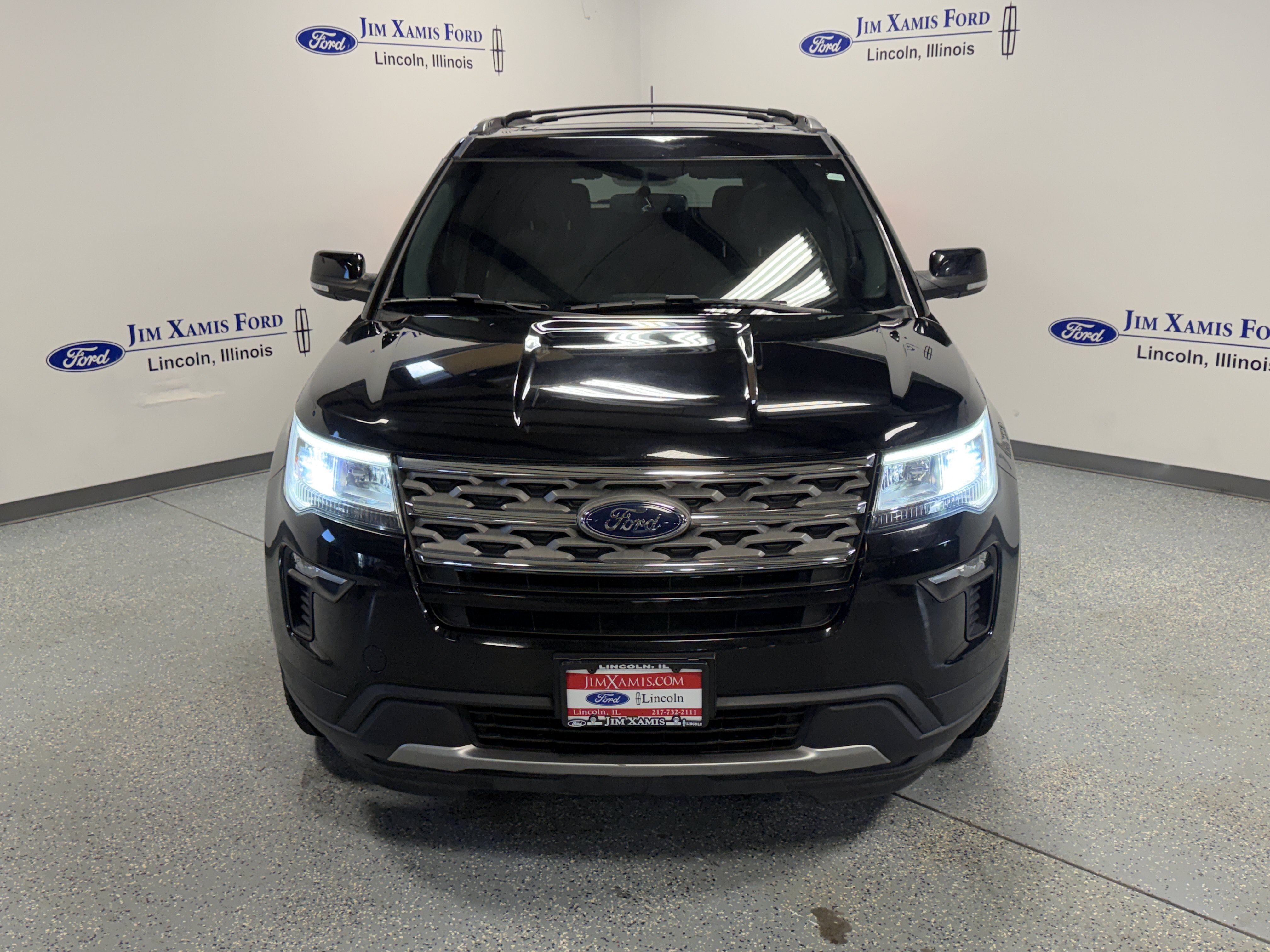 Used 2018 Ford Explorer XLT w/ Equipment Group 201A AWD/4WD image 2