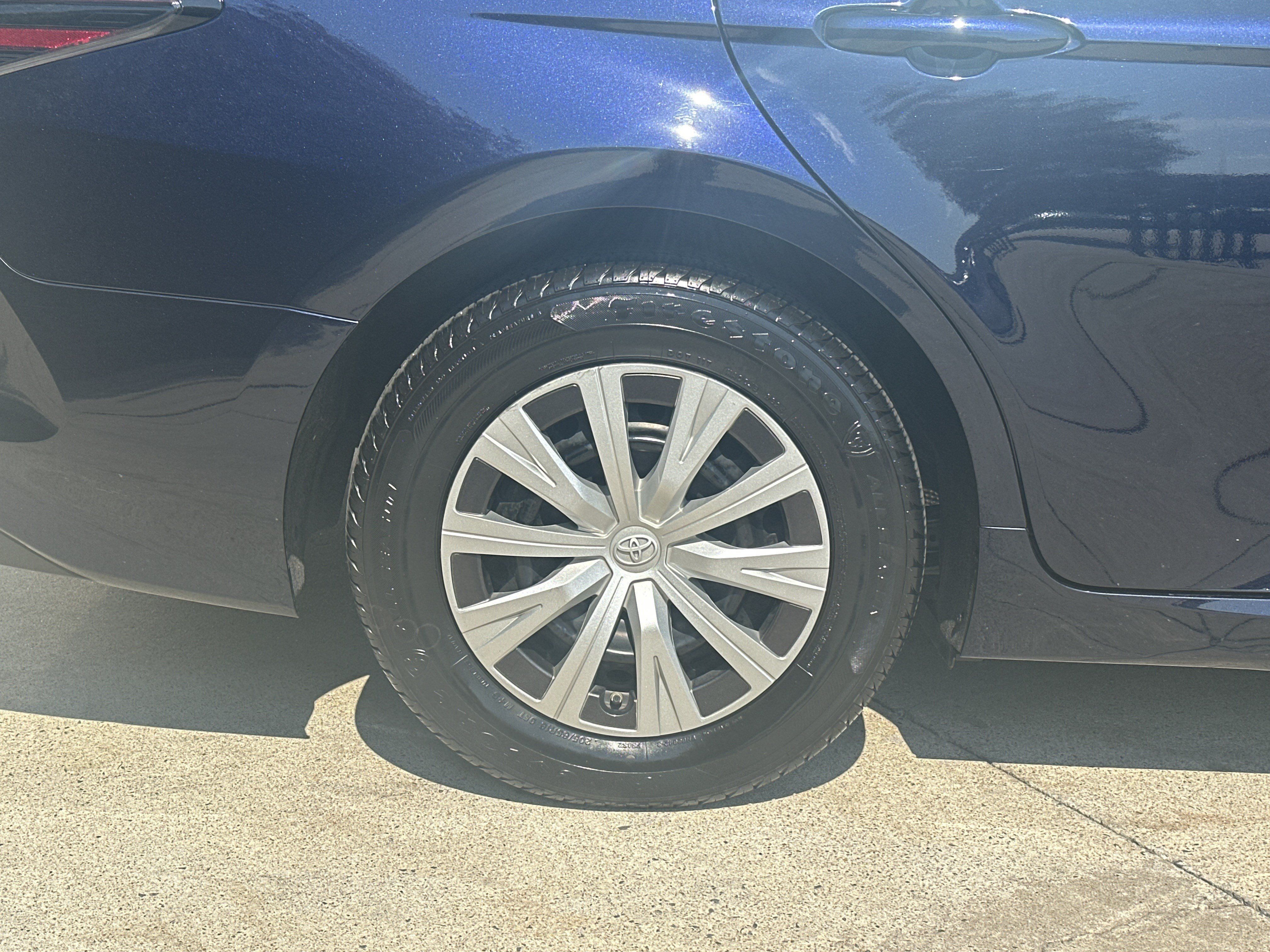Used 2022 Toyota Camry LE FWD image 35