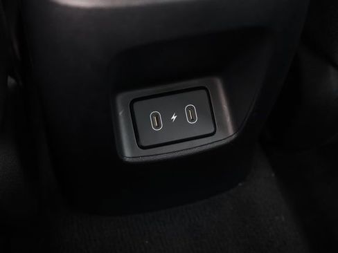 Used 2025 Hyundai Elantra Limited image 31