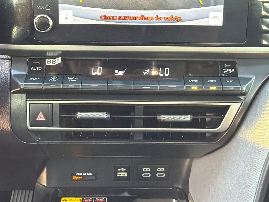 Used 2025 Toyota Camry LE FWD image 28