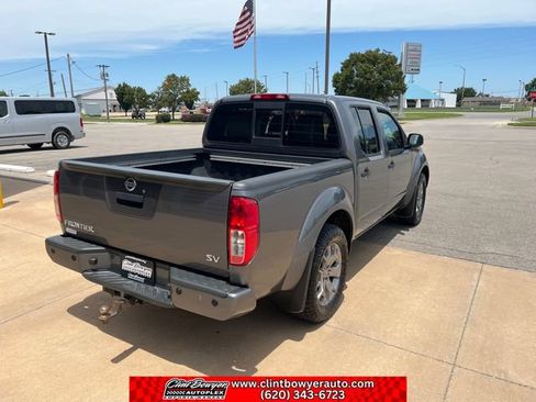 Used 2021 Nissan Frontier SV RWD image 5