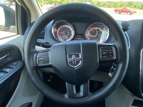 Used 2017 Dodge Grand Caravan SE w/ Power Window Group FWD image 15