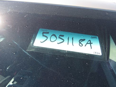 Used 2014 Chrysler Town & Country Touring image 7