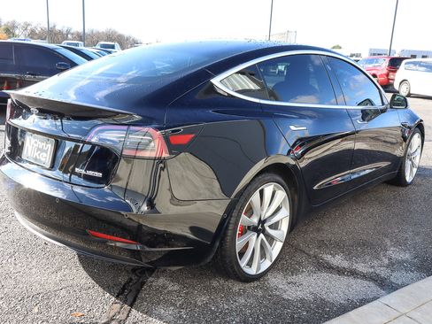 Used 2019 Tesla Model 3 Performance image 4
