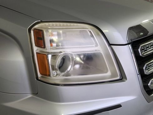 Used 2017 GMC Terrain SLE FWD image 9