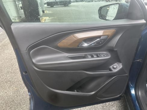 Used 2020 GMC Terrain SLE w/ Driver Convenience Package image 11