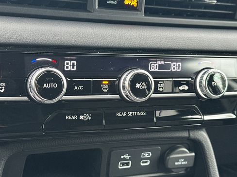 Used 2025 Honda Pilot Sport image 26