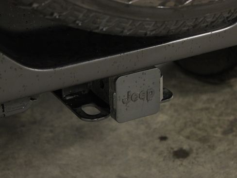 Used 2022 Jeep Wrangler Unlimited Sahara w/ Cold Weather Group image 13