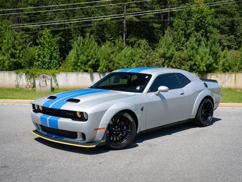 Used 2023 Dodge Challenger SRT Hellcat RWD image 4