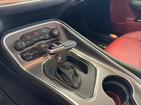 Used 2018 Dodge Challenger SRT Hellcat RWD image 18