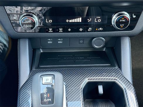 New 2025 Mitsubishi Outlander SE image 16