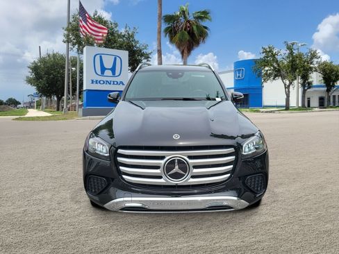 Used 2025 Mercedes-Benz GLS 450 4MATIC image 2