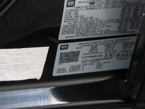Used 2024 GMC Sierra 1500 AT4 w/ Technology Package AWD/4WD image 37