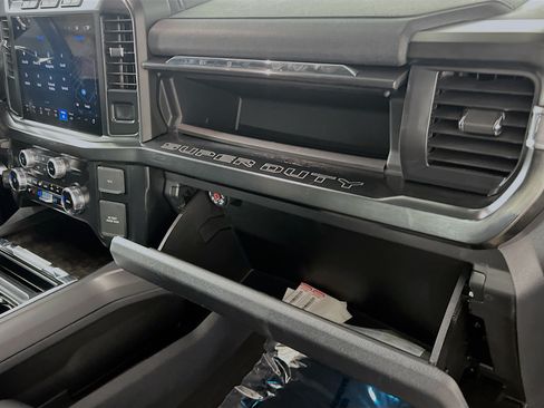 Used 2024 Ford F250 Lariat w/ Black Appearance Package AWD/4WD image 34