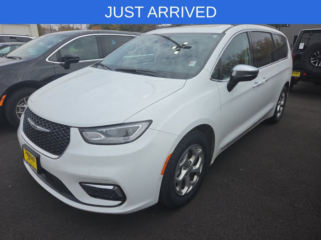 Used 2023 Chrysler Pacifica Limited FWD image 1