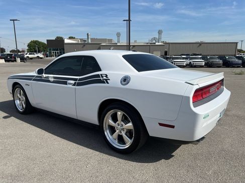 Used 2014 Dodge Challenger R/T RWD image 5