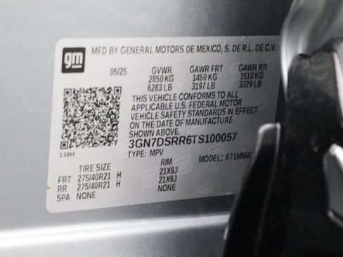 Used 2026 Chevrolet Equinox EV RS AWD/4WD image 38