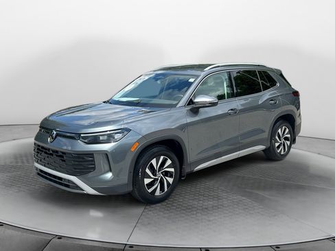 Certified 2026 Volkswagen Tiguan S FWD image 3