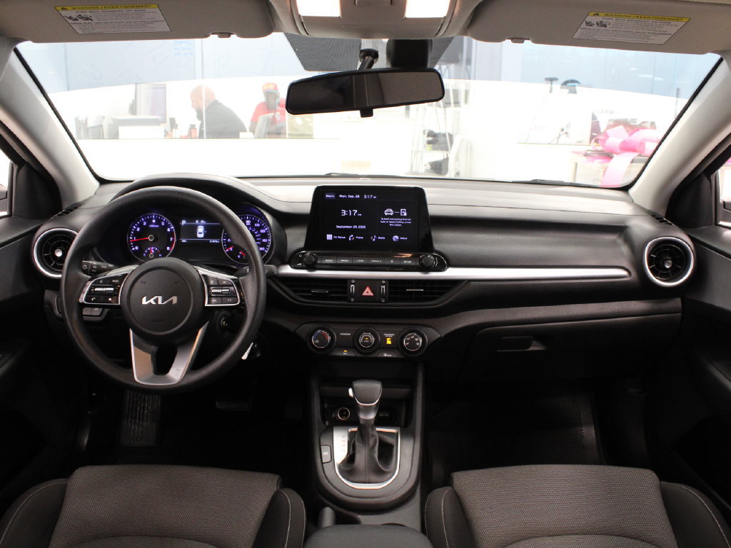 Used 2023 Kia Forte LXS w/ LXS Technology Package FWD image 18