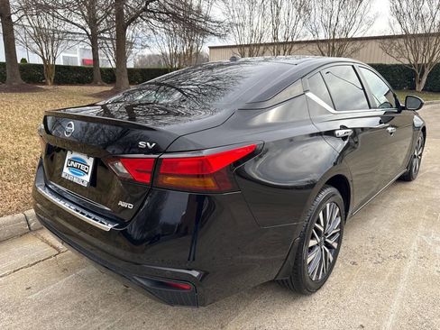 Used 2022 Nissan Altima 2.5 SV image 2